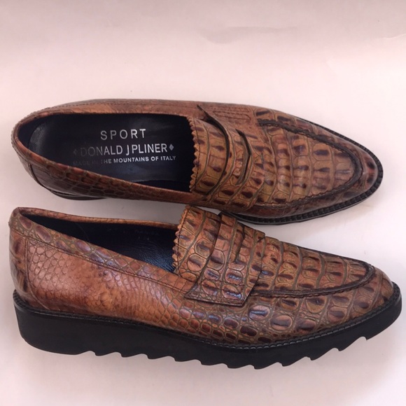 Donald J. Pliner leather loafers, size 6, EUC - Picture 2 of 10